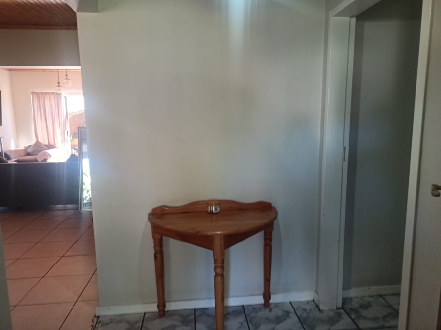 4 Bedroom Property for Sale in Heuwelsig Northern Cape